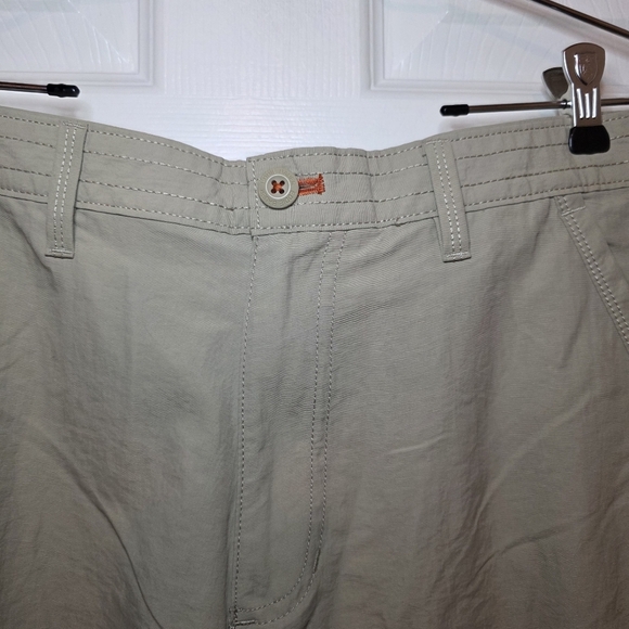 Eddie Bauer Shorts Adult 35 Beige Cargo Hiking Outdoors Pockets Mens - Picture 2 of 10